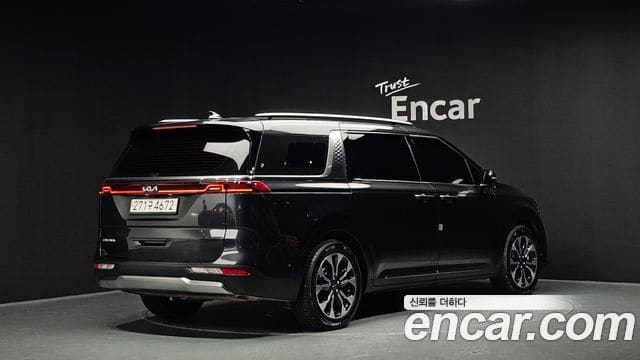 Kia Carnival — фото 1