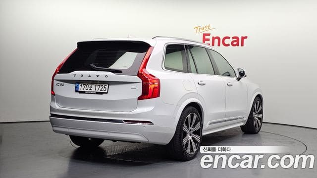 Volvo XC90 — фото 1