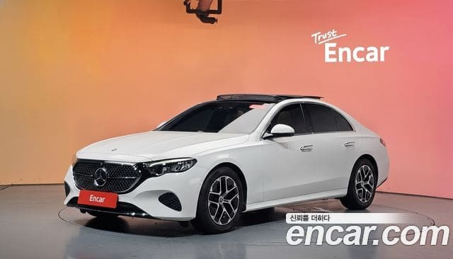 Mercedes-Benz E-Class — фото 1