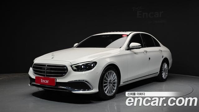 Mercedes-Benz E-Class — фото 1