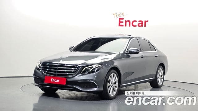 Mercedes-Benz E-Class — фото 1