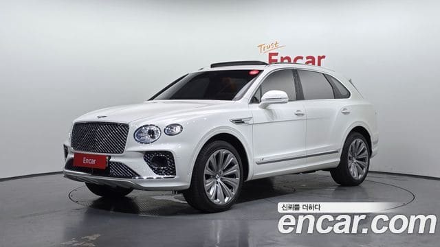 Bentley Bentayga — фото 1