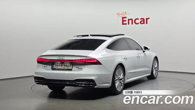 Audi A7 — фото 1
