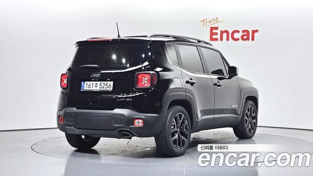Jeep Renegade — фото 1