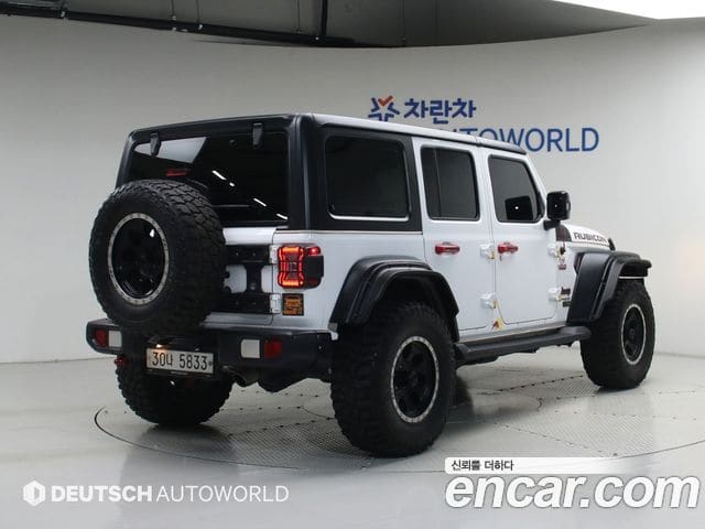 Jeep Wrangler — фото 1