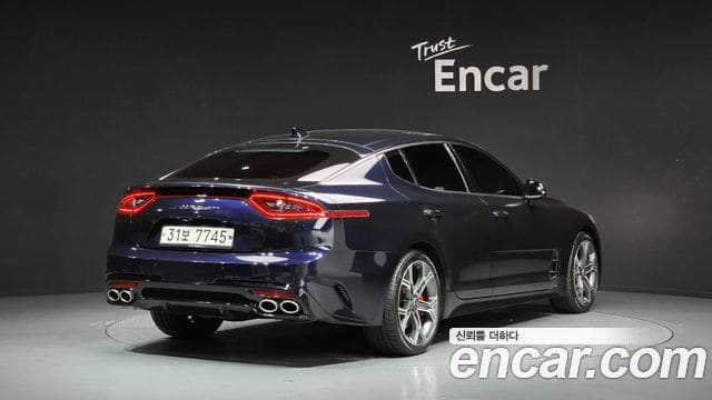 Kia Stinger — фото 1