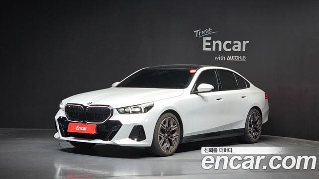 BMW 5 Series — фото 1