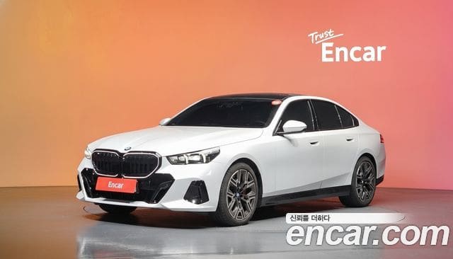BMW 5 Series — фото 1