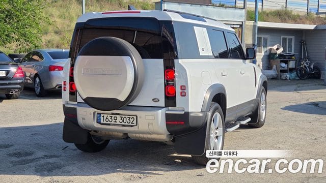 Land Rover Defender — фото 1
