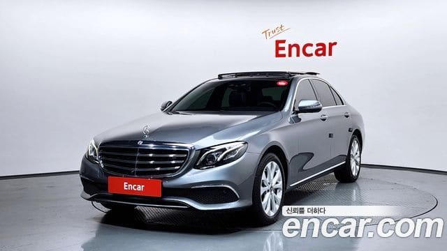 Mercedes-Benz E-Class — фото 1