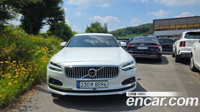 Volvo S90 — фото 1