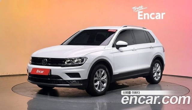 Volkswagen Tiguan — фото 1