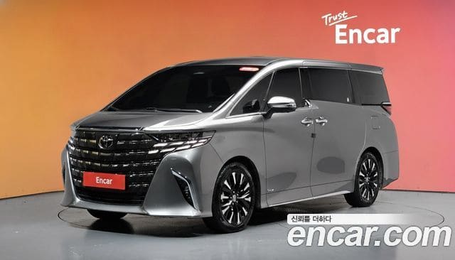 Toyota Alphard — фото 1
