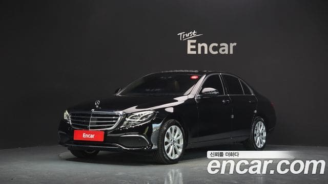 Mercedes-Benz E-Class — фото 1