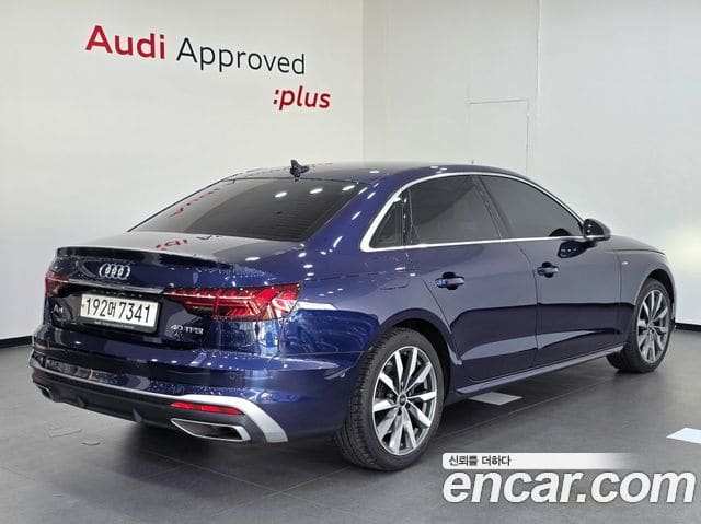 Audi A4 — фото 1