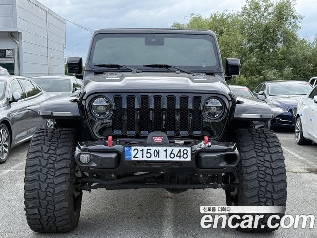Jeep Wrangler — фото 1
