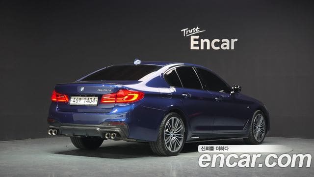 BMW 5 Series — фото 1