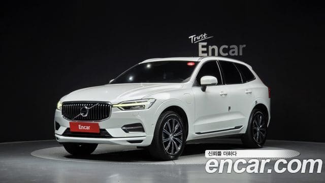 Volvo XC60 — фото 1