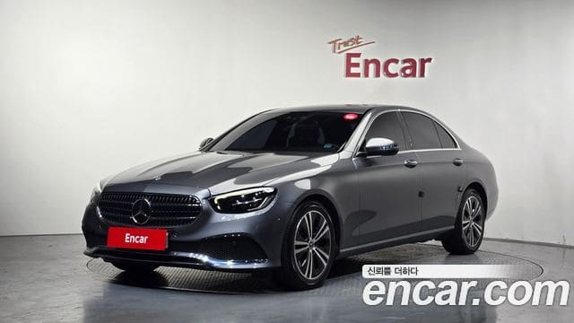 Mercedes-Benz E-Class — фото 1