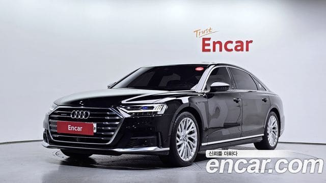 Audi A8 — фото 1
