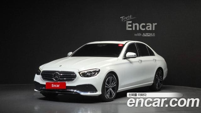 Mercedes-Benz E-Class — фото 1