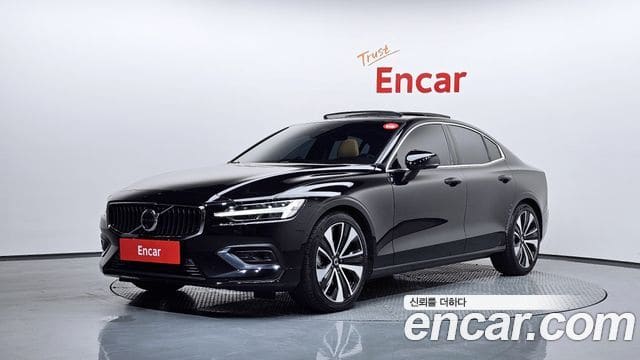 Volvo S60 — фото 1