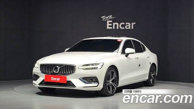 Volvo S60 — фото 1