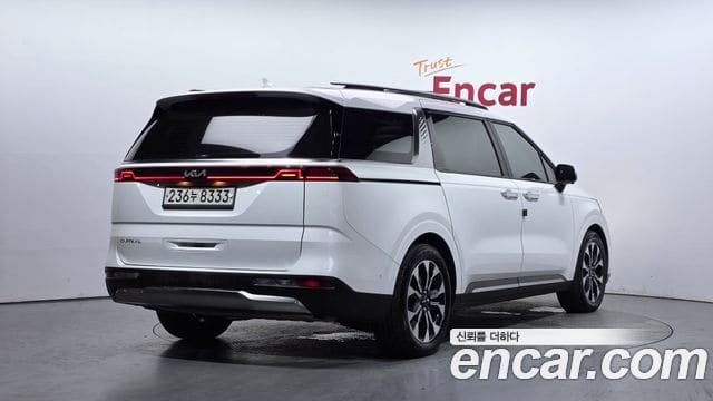 Kia Carnival — фото 1