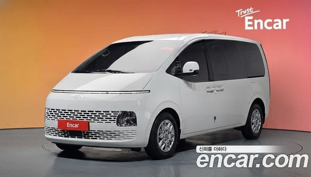 Hyundai Staria — фото 1
