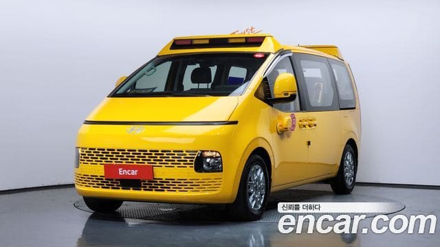 Hyundai Staria — фото 1