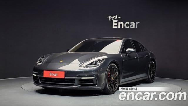 Porsche Panamera — фото 1