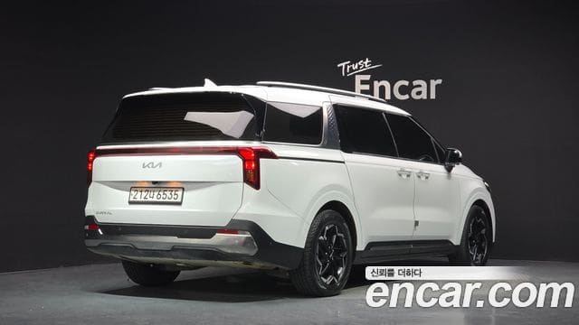 Kia Carnival — фото 1