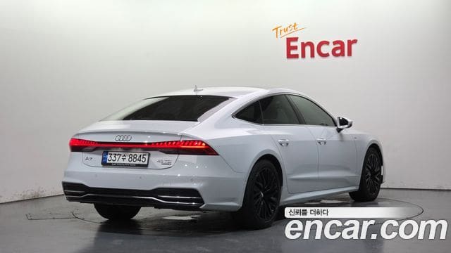 Audi A7 — фото 1