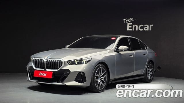 BMW 5 Series — фото 1