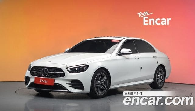 Mercedes-Benz E-Class — фото 1