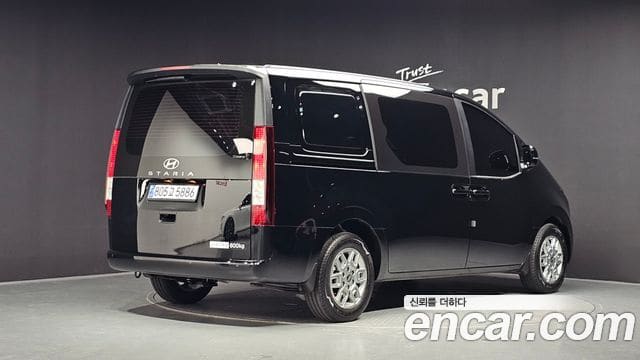 Hyundai Staria — фото 1