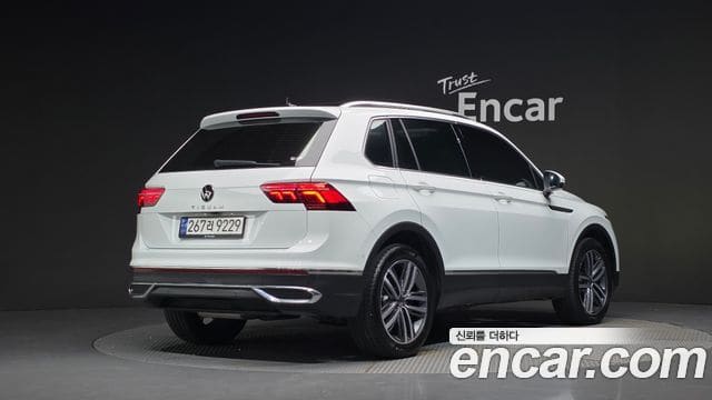 Volkswagen Tiguan — фото 1
