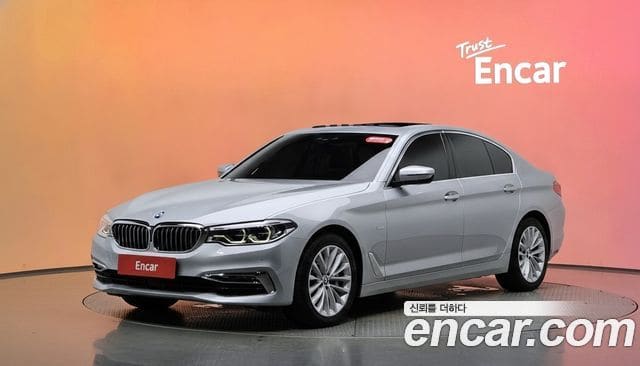 BMW 5 Series — фото 1