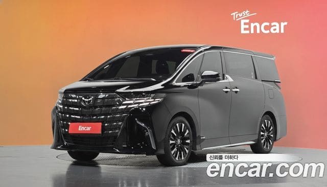 Toyota Alphard — фото 1