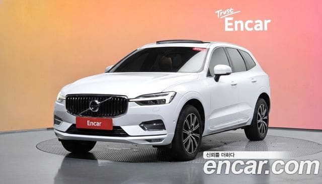 Volvo XC60 — фото 1