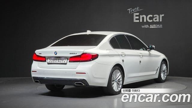 BMW 5 Series — фото 1