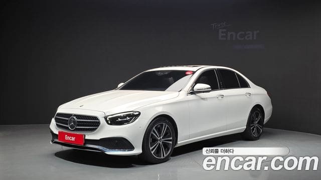Mercedes-Benz E-Class — фото 1