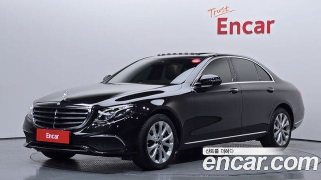 Mercedes-Benz E-Class — фото 1