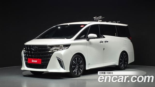 Toyota Alphard — фото 1