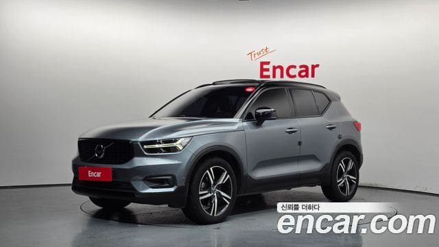 Volvo XC40 — фото 1
