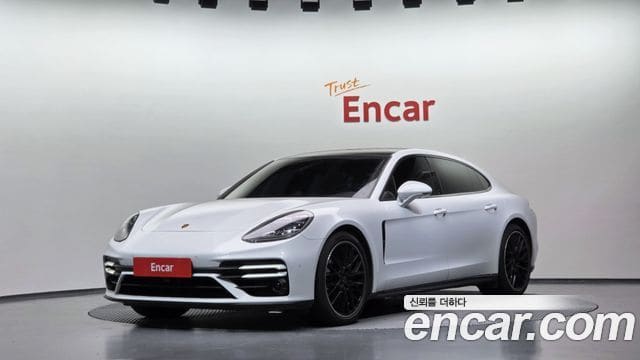 Porsche Panamera — фото 1