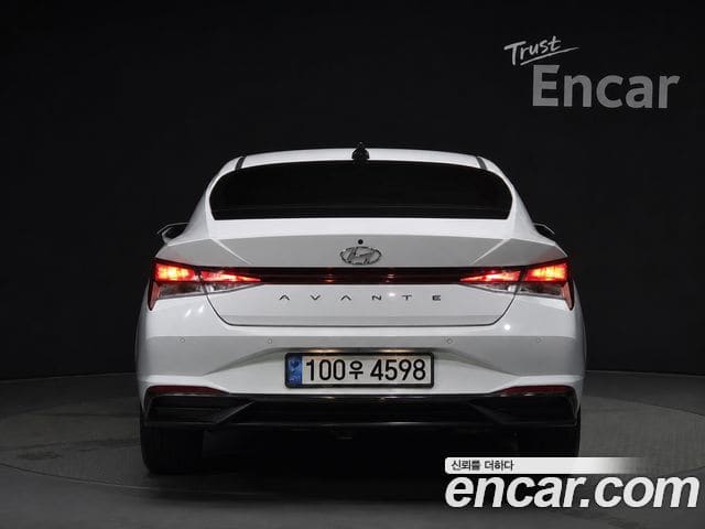 Hyundai Avante — фото 1