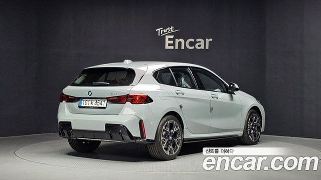 BMW 1 Series — фото 1