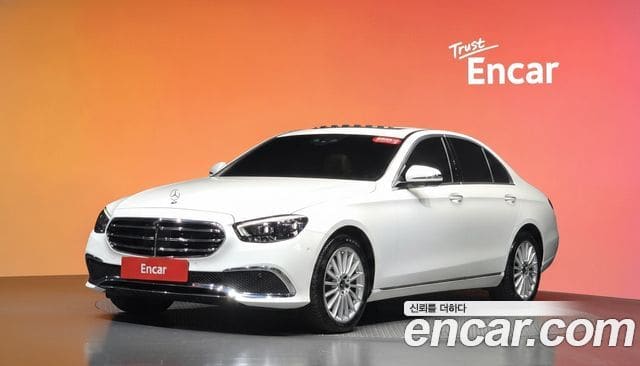 Mercedes-Benz E-Class — фото 1