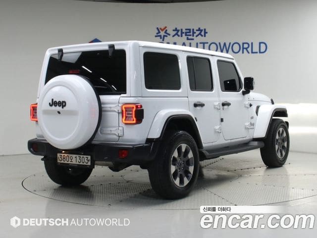 Jeep Wrangler — фото 1